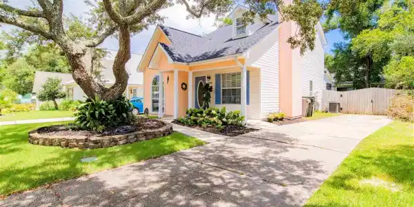 5910 Bay Vista Dr