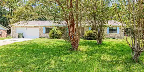 9825 Ginko Dr
