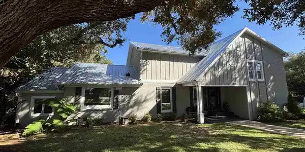 68 Shoreline Dr