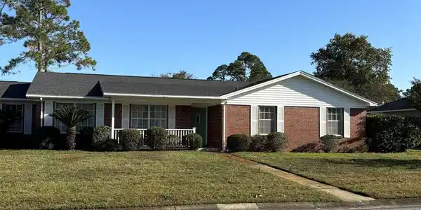 7 Maya Ct