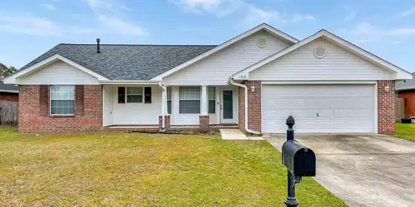 1212 Benning Pl
