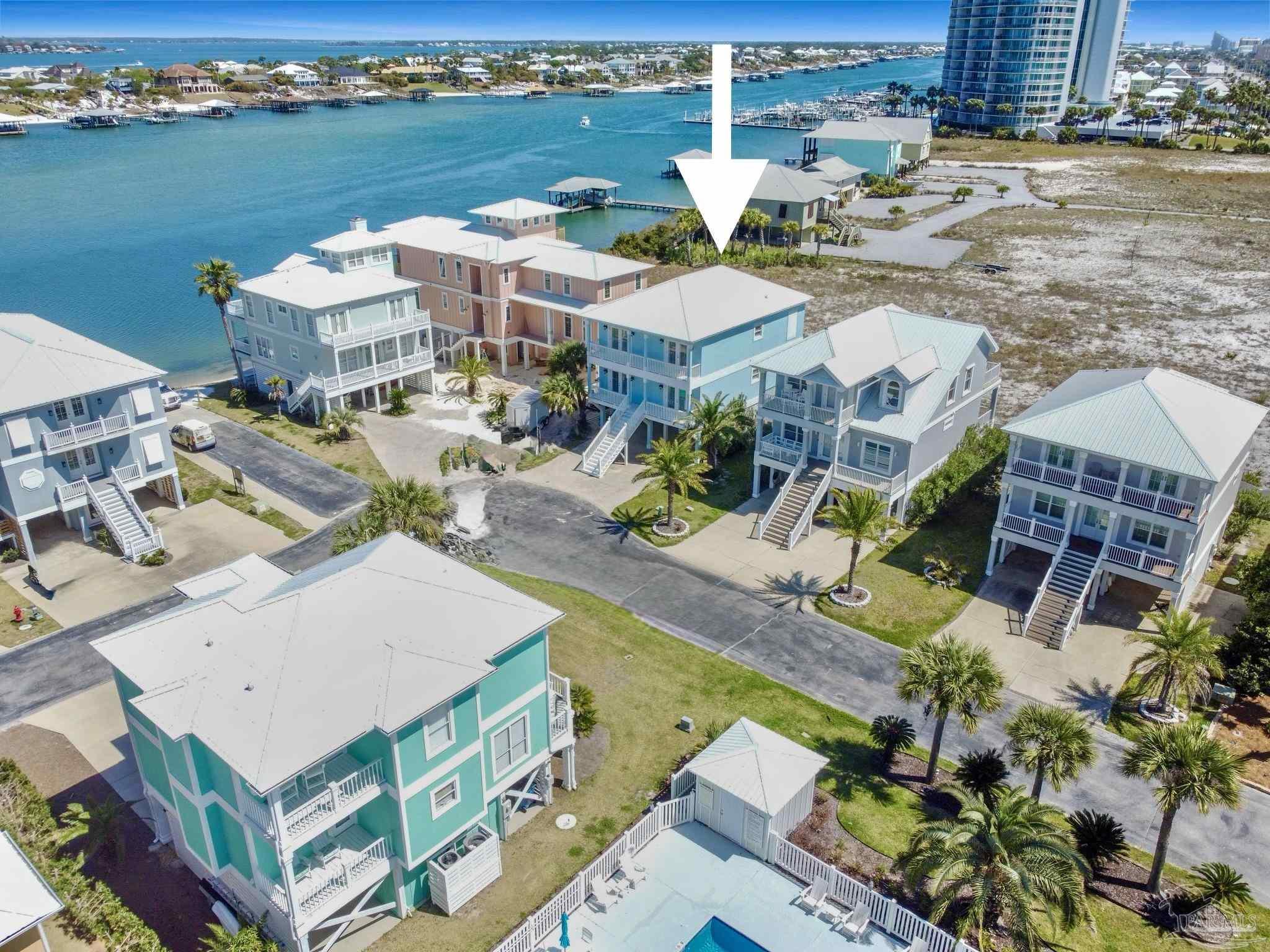 Image 4: Shows proximity to river and open view to East