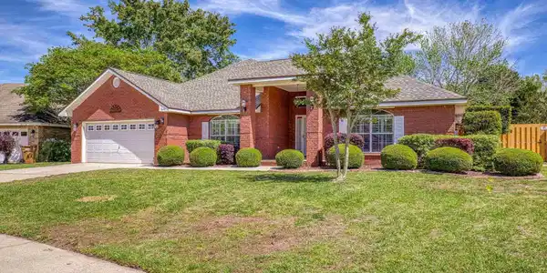 1648 Woodlawn Way