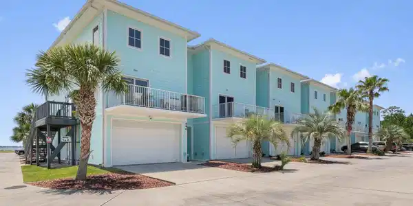 940 Sound Harbor Cir