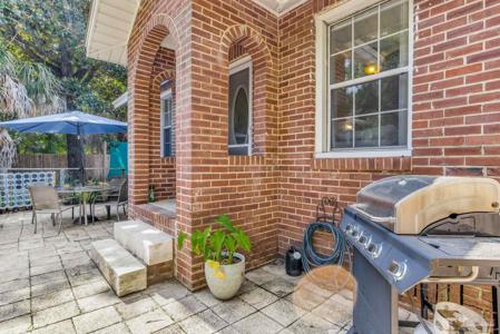 607 S Navy Blvd