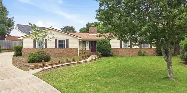 702 Southern Ct
