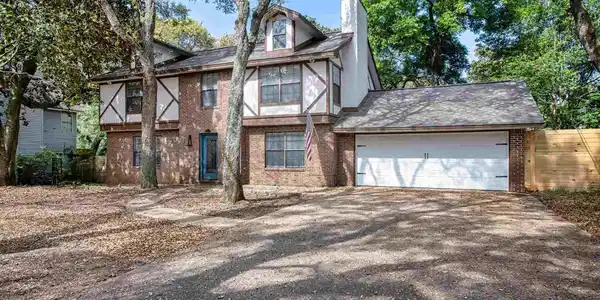 7 Shady Ln