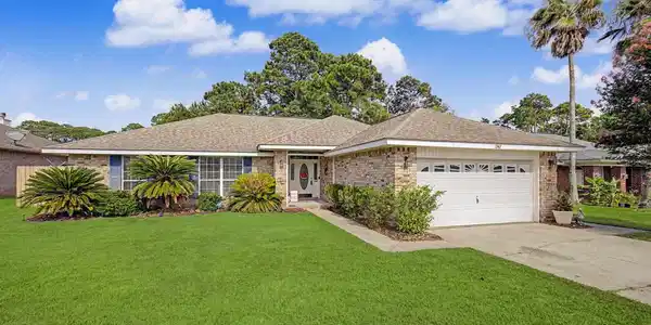 1347 Connemara Cir