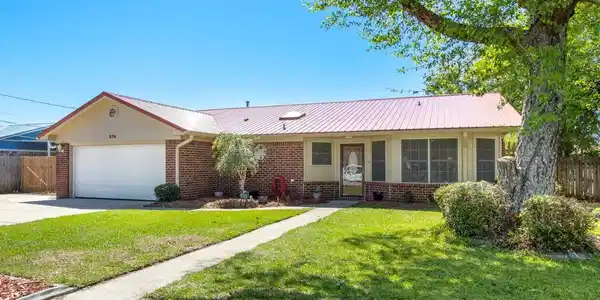 574 Seapine Cir