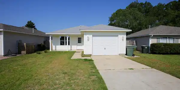 1095 Antigua Cir