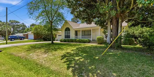 2407 Houston Cir