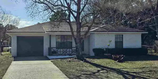 1311 Dog Track Rd
