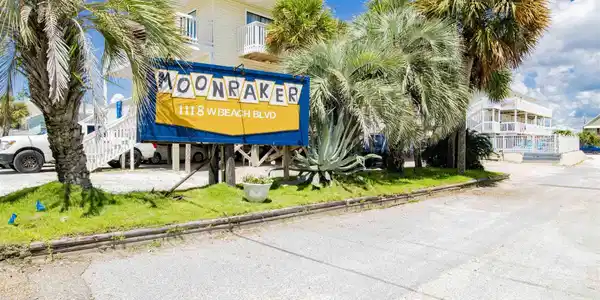 1118 W Beach Blvd