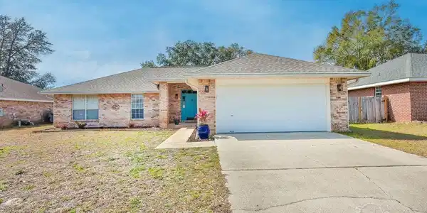 6935 Kapok Dr
