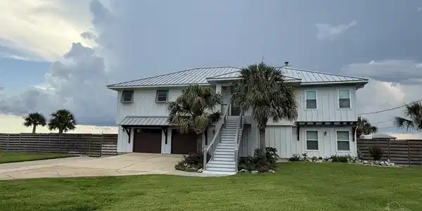 1333 La Paz Dr