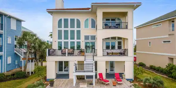 397 Gulfview Ln