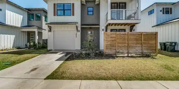 5606 Pelican Pl