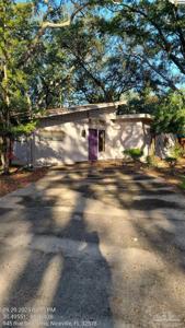945 Rue De Palms