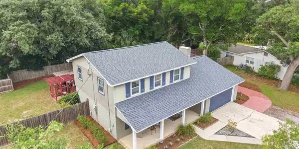 Image 4: House