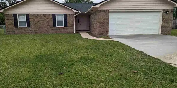 526 Briarwood Dr