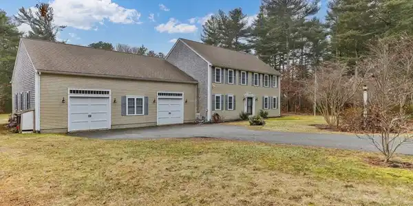 42 Rickenbacker Road