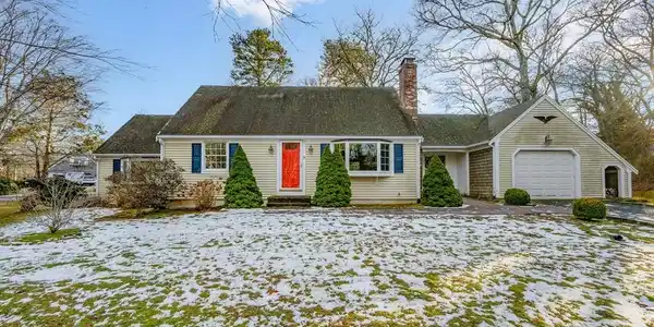 3 Nickerson Rd