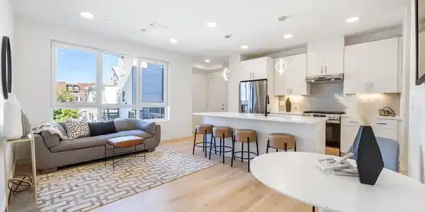 25 Everett