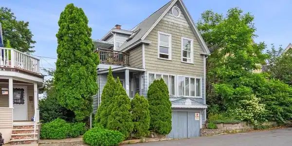 95 Bay View Ave