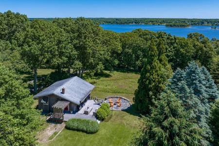 1404 Drift Road