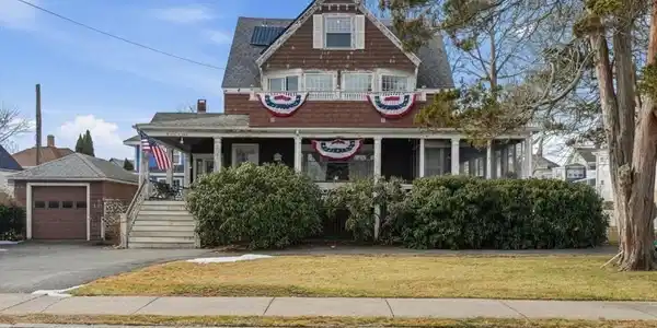 4 Beach Ave