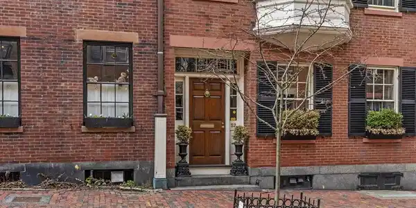 52 Pinckney St