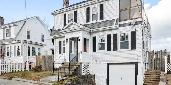 92 Bayfield Rd N