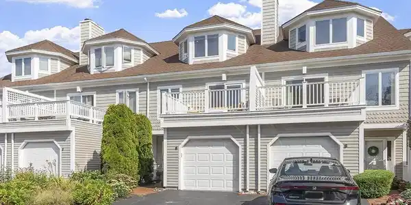 15 Raven Lane