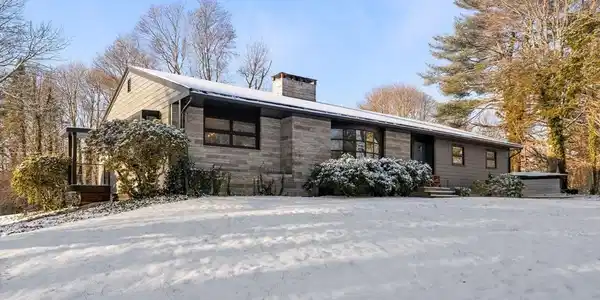 15 Virginia Ln