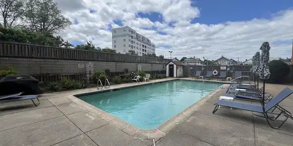 121 Nantasket Ave