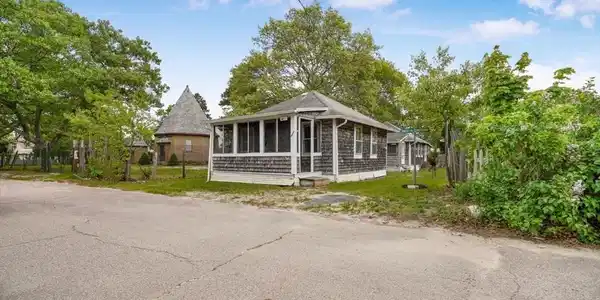 7 Crescent Pl