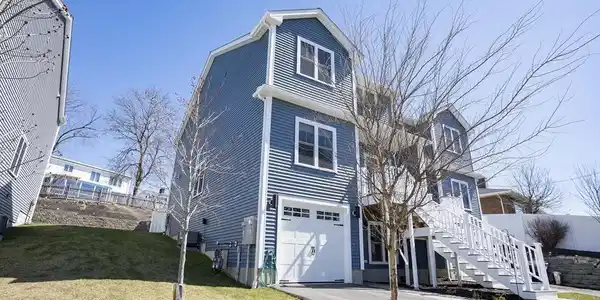 279 Suffolk Avenue