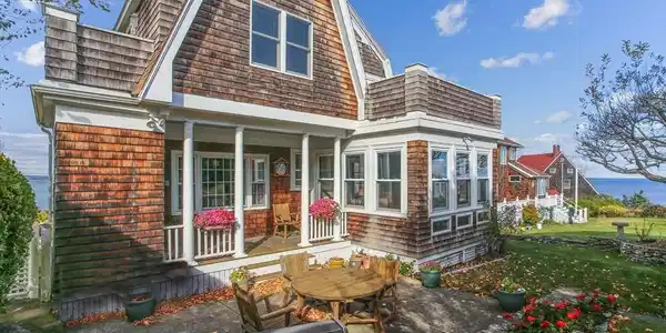 48 Holbrook Ave