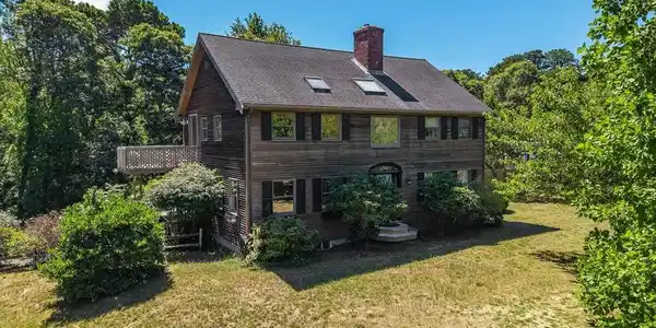 80 Log Cabin Rd