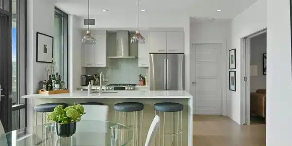40 Traveler St