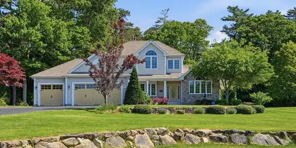 6 Bogside Drive