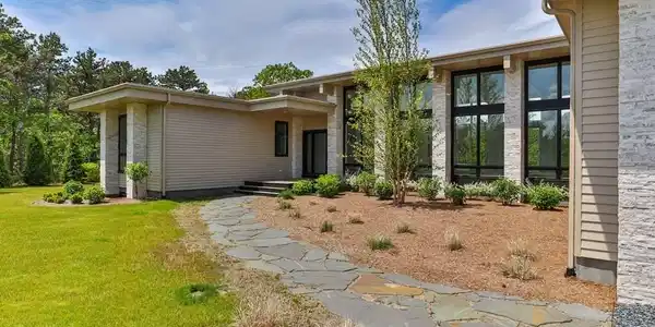 12 Andrew Way