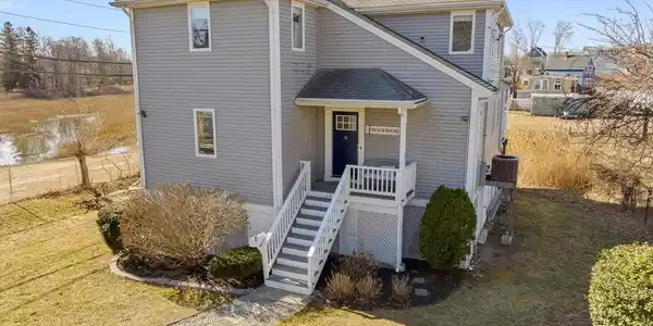 15 Parkhurst St