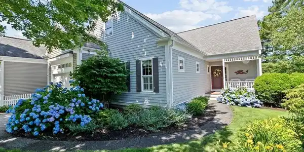 7 Candleberry Ct