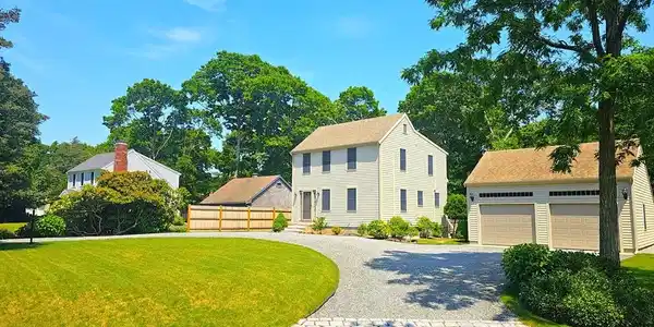 12 Tree Top Ln