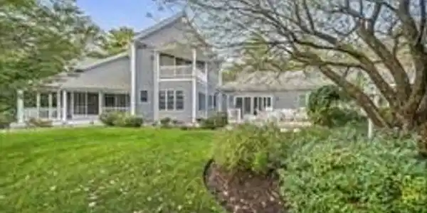11 Forest Lane