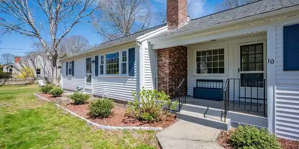 10 Sullivan Rd