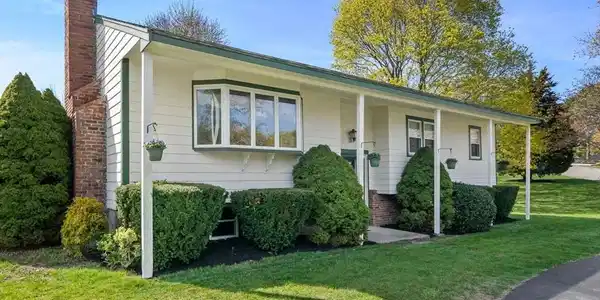 25 Old Farm Rd