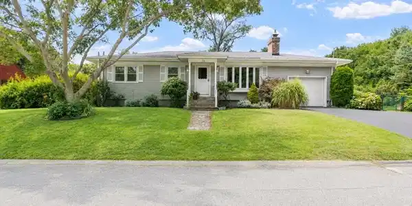 55 Evans St