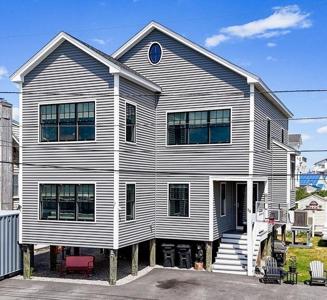 18 Carter Ave